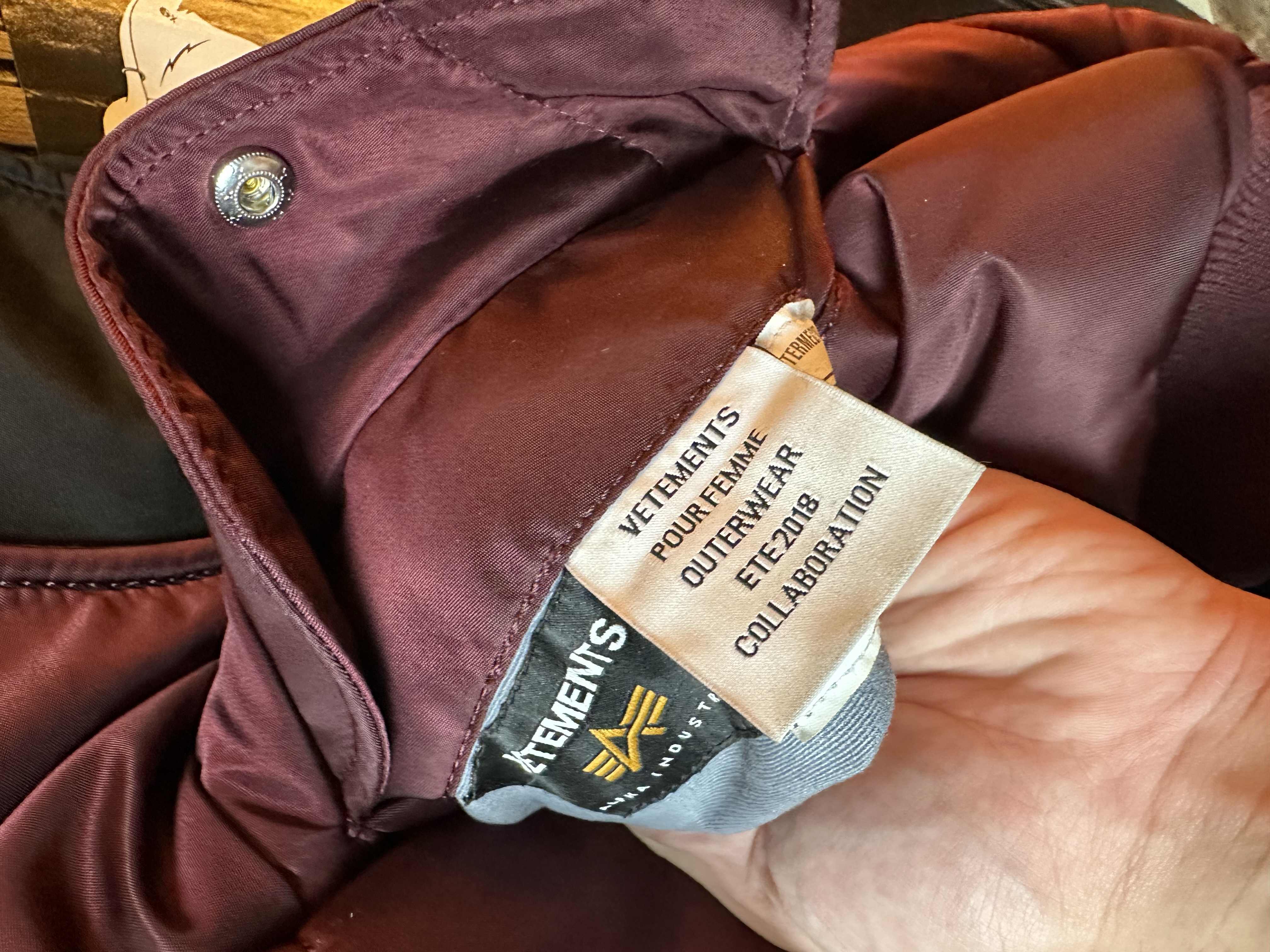 Vetements Vest burgundy, detail view 17