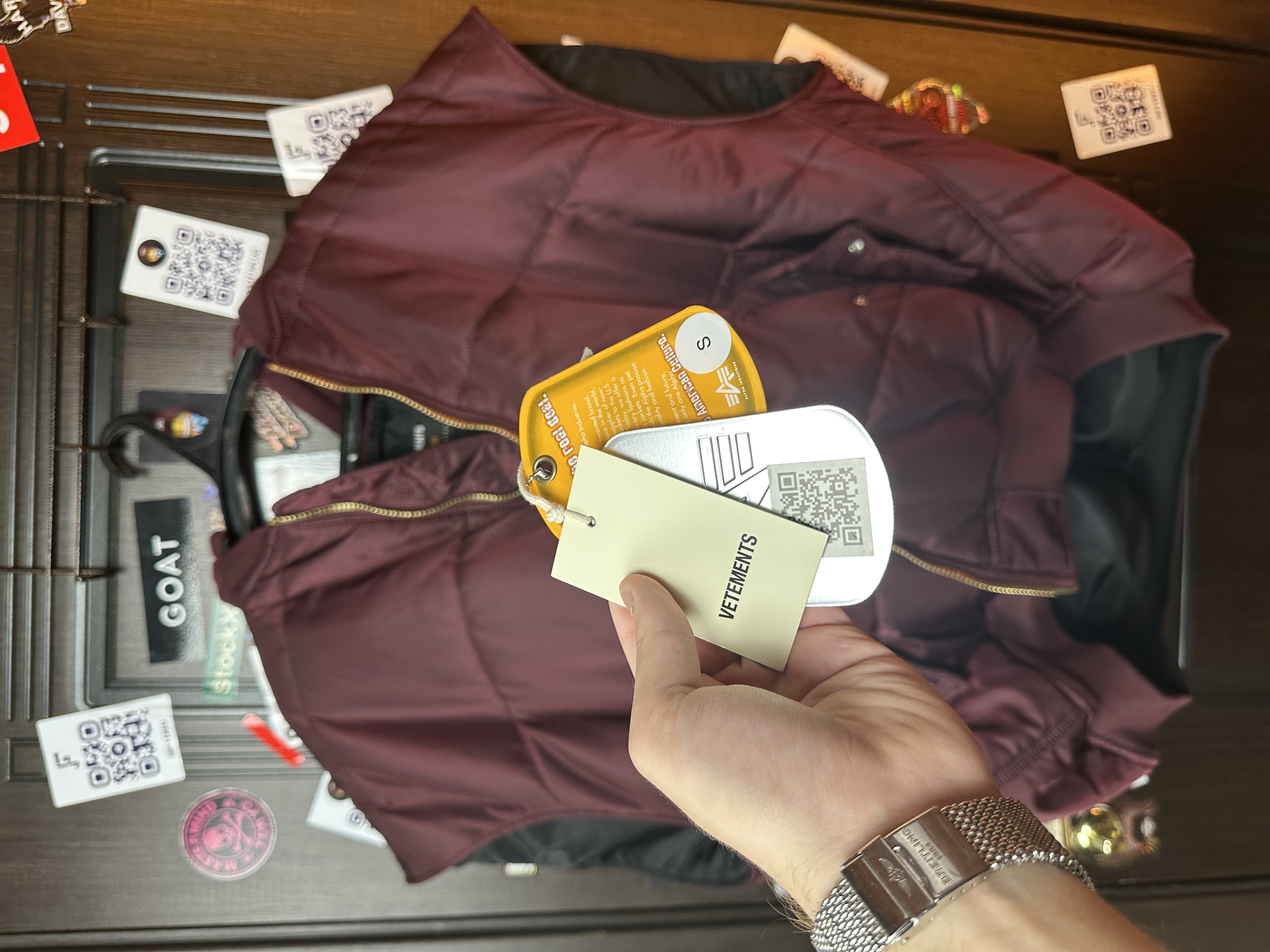 Vetements Vest burgundy, detail view 18