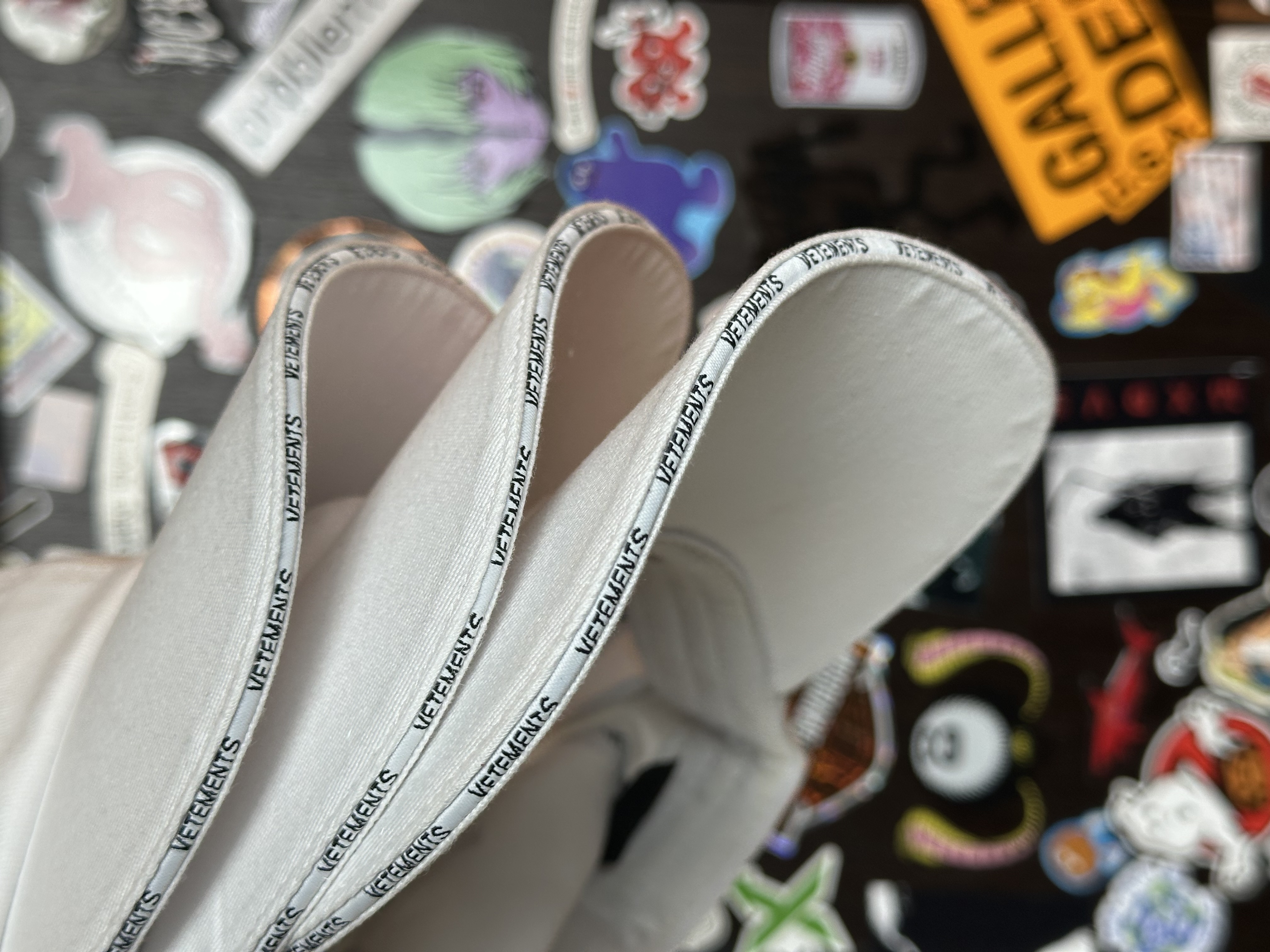 Vetements VETEMENTS NWT AW18 “Genetically Modified” Cap, detail view 3