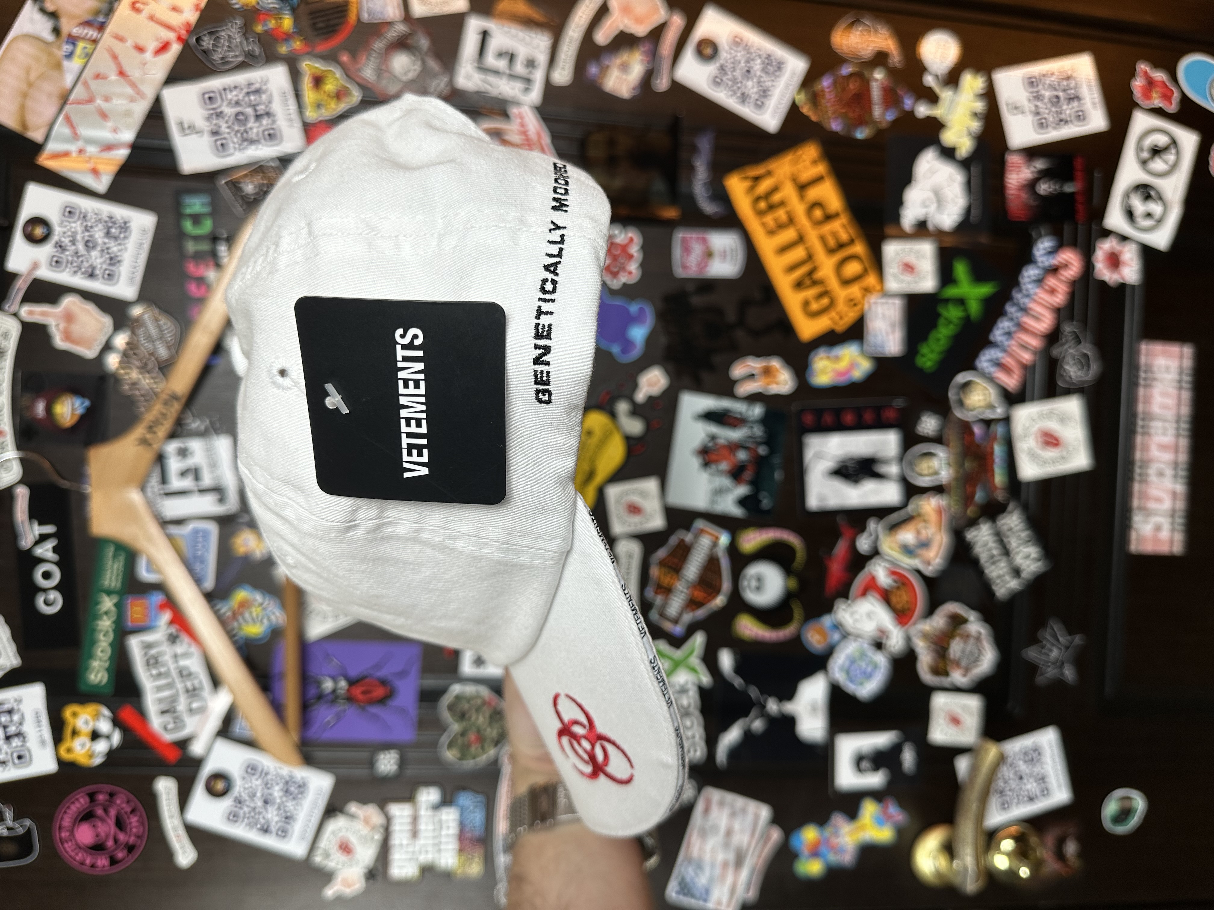 Vetements VETEMENTS NWT AW18 “Genetically Modified” Cap, detail view 5