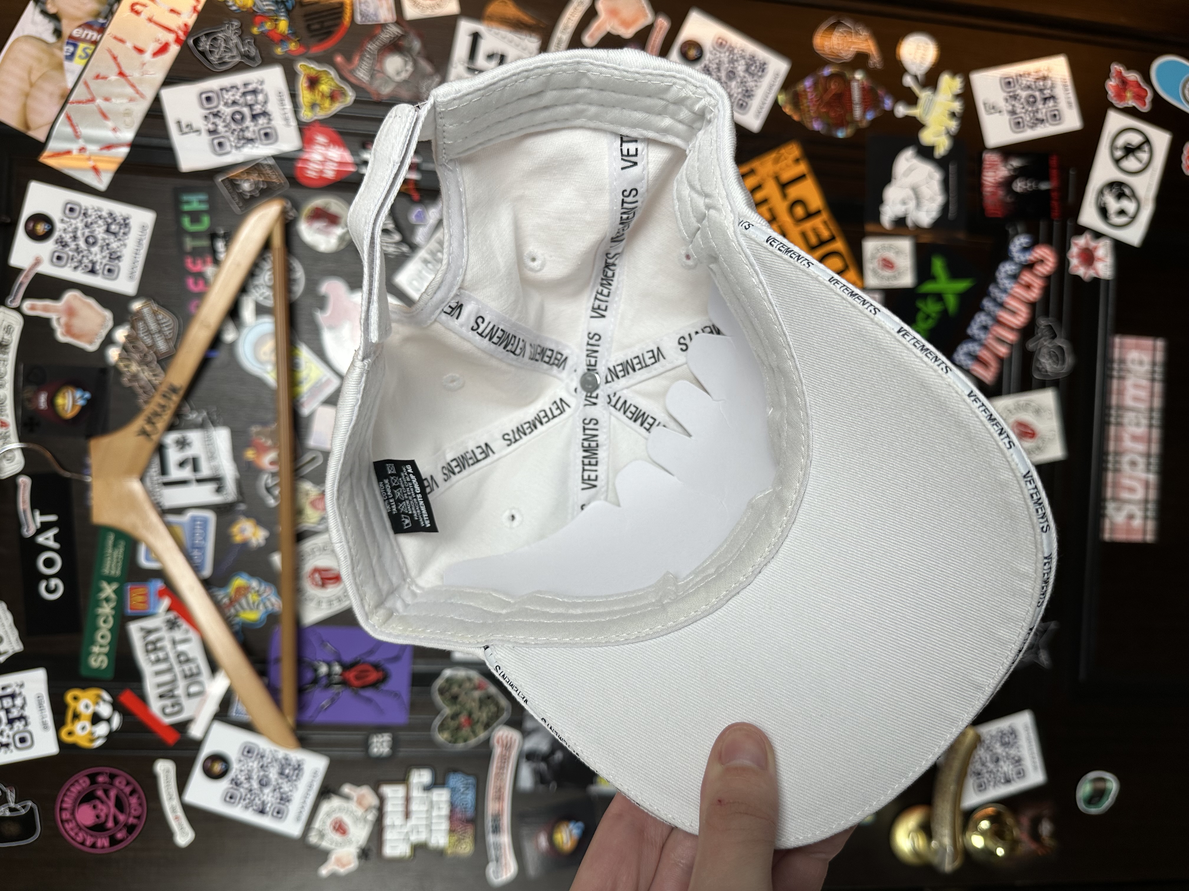 Vetements VETEMENTS NWT AW18 “Genetically Modified” Cap, detail view 12